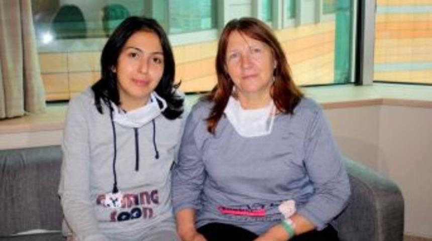 Annesinin B&ouml;breğiyle Ikinci Hayat