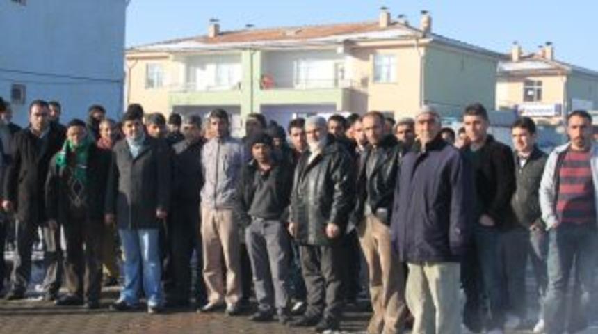 Liceli Depremzedeler: 39 Yıldır Mağduriyetimiz Bitmedi