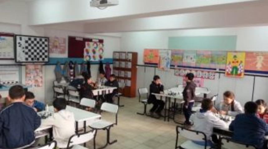 Akb&uuml;kl&uuml; &Ouml;ğrencilerin Dama Turnuvası Sona Erdi