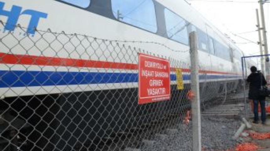 &Ccedil;&ouml;ken Demir Yolu Hattı Tamir Edildi, YHT'ler Gara Girmeye Başladı