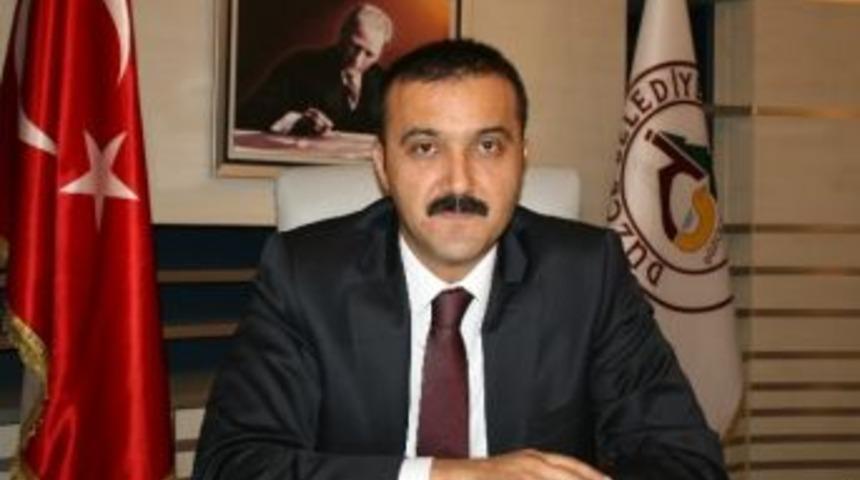 D&uuml;zce Belediye Başkanı Bayram Yeni Yılı Kutladı