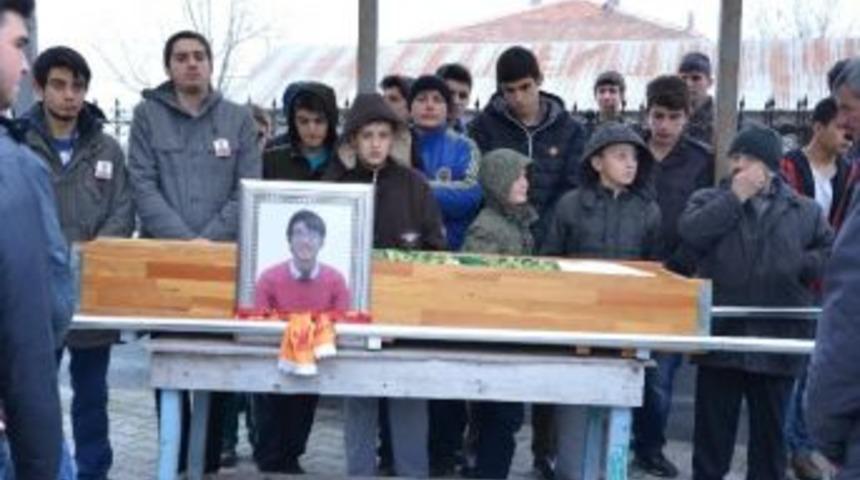 Kazada &Ouml;len &Ouml;ğrenci Defnedildi