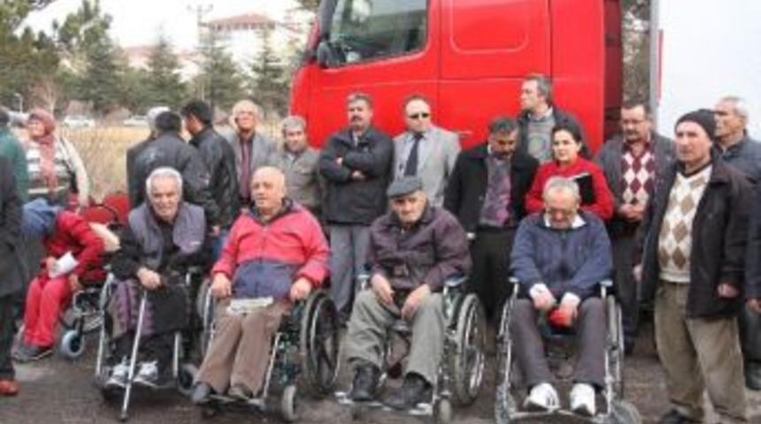 Almanya&rsquo;da Hayırseverlerden Nevşehir&rsquo;e Bir Tır Dolu Tekerlekli Sandalye Ve Giyecek Yardımı