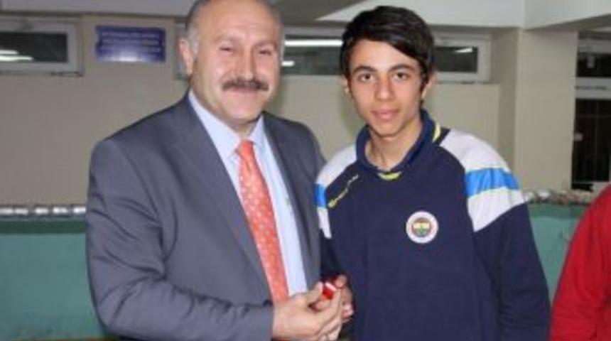 Başarılı Sporcular, Altınla &Ouml;d&uuml;llendirildi