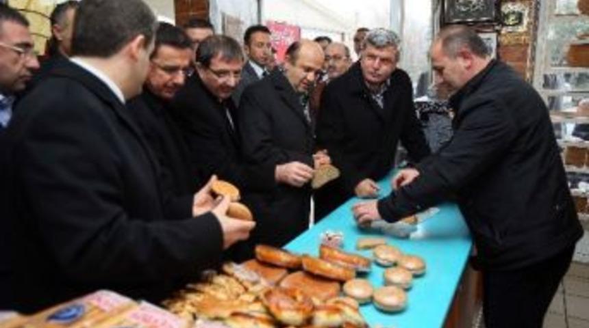 Bakan Fikri Işık, Maşukiye Esnafıyla Buluştu