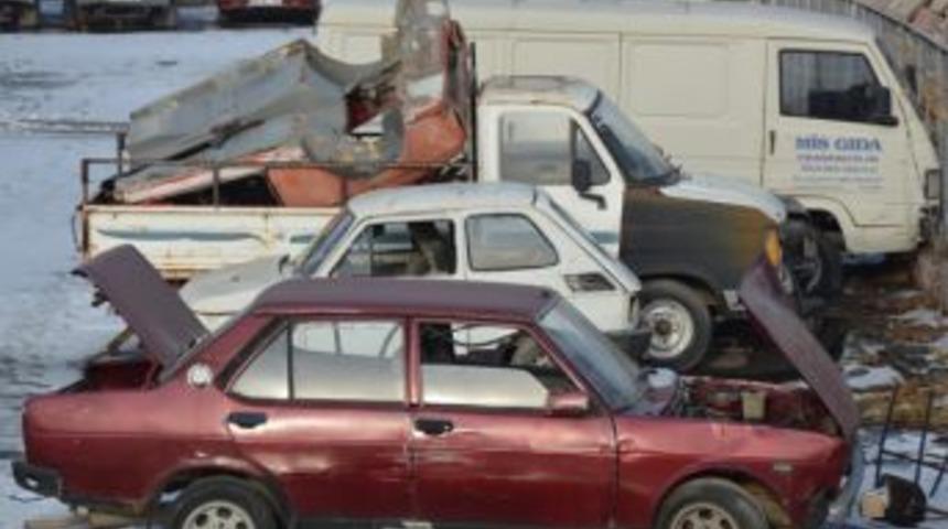 Kocasinan'da Arabasını Sokağa Atan 65 Kişi Aranıyor