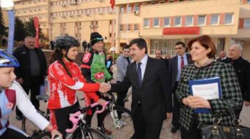 Bisiklet&ccedil;iler Ecdada Saygı I&ccedil;in Sarıkamış Yolunda