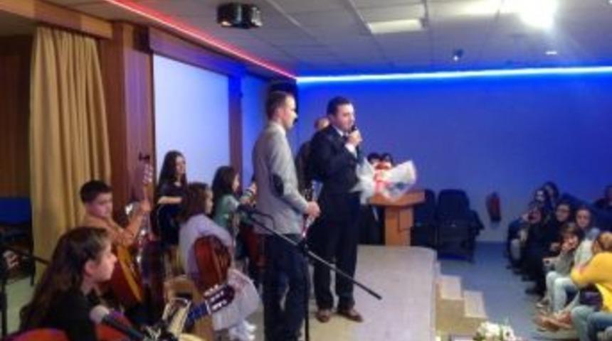 Boz&uuml;y&uuml;kl&uuml; Gen&ccedil;lerden Gitar Konseri