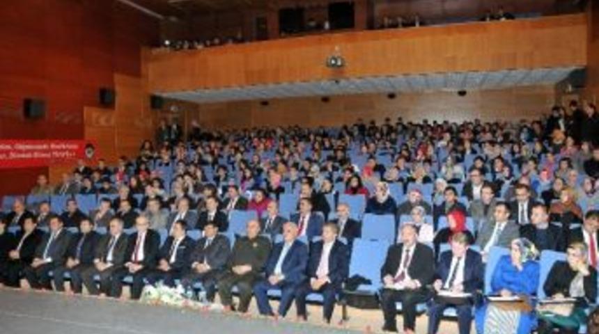 Akif, Gümüşhane’de Şiir Okuma Yarışmasıyla Anıldı