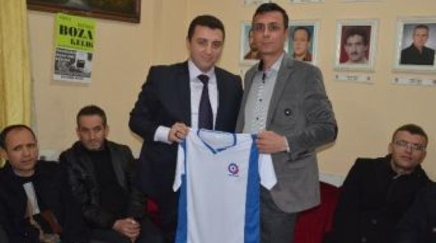 Bakıcı&rsquo;dan G&uuml;neşspor&rsquo;a Malzeme Yardımı