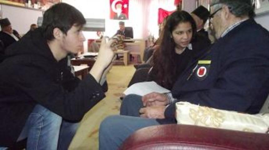 &Ouml;ğrenciler Gazilerle R&ouml;portaj Yaptı