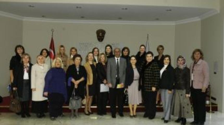 Rekt&ouml;r Dilek: Kadınlara Haksızlıkları G&ouml;r&uuml;nce Kızım Olmadığına Seviniyorum