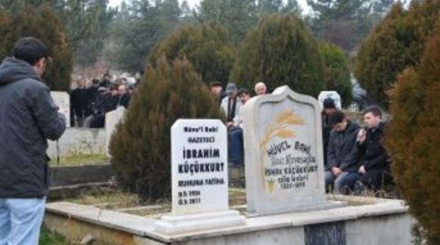 K&uuml;&ccedil;&uuml;kkurt Dualarla Anıldı