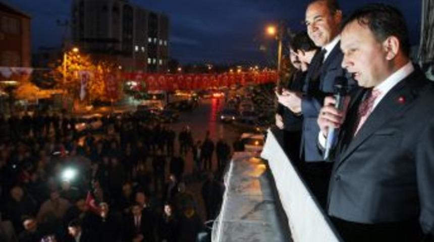 Se&ccedil;im &Ccedil;alışmalarını S&uuml;rd&uuml;ren S&ouml;zl&uuml;'ye Sarı&ccedil;am'da B&uuml;y&uuml;k Ilgi