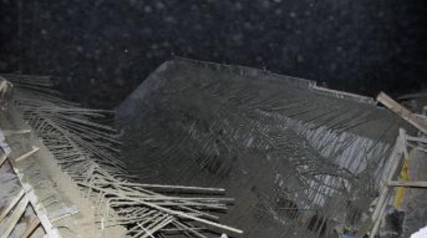 G&uuml;m&uuml;şhane-trabzon Karayolunda K&ouml;pr&uuml; &Ccedil;&ouml;kt&uuml;: 2 Yaralı