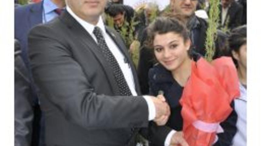 Amasya&rsquo;da Vatandaşlar Yeni Yıla Fidan Dikerek Girecek