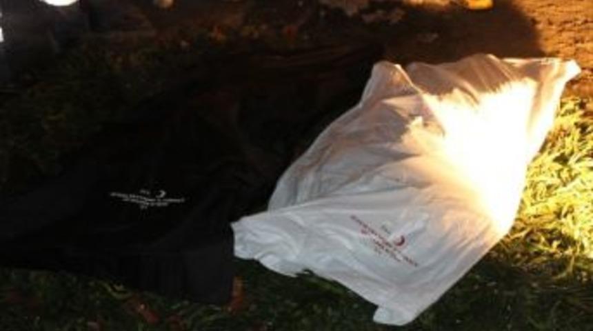 Tem Otoyolu&rsquo;nda Otob&uuml;s Devrildi: 2 &Ouml;l&uuml;