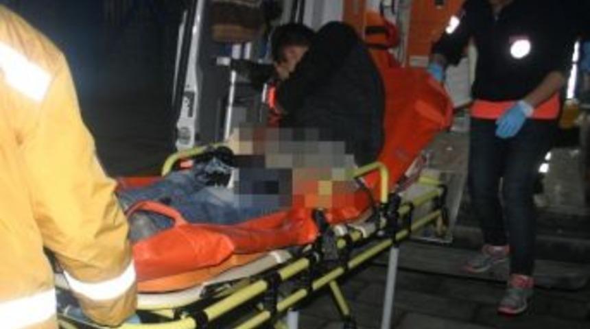 Bacağından Bı&ccedil;akla Yaralandı