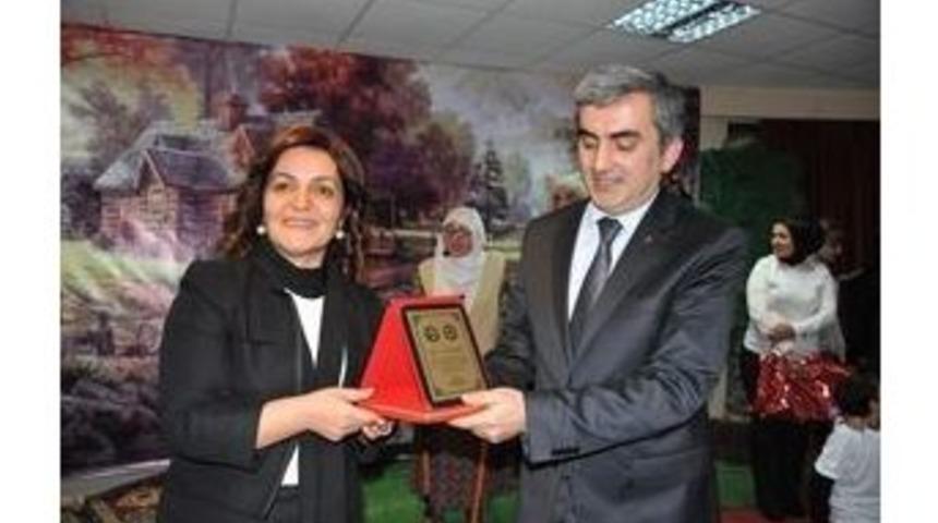 Giresun &Uuml;niversitesi'nden Engelli &Ccedil;ocuklar İ&ccedil;in Yılbaşı Kutlaması