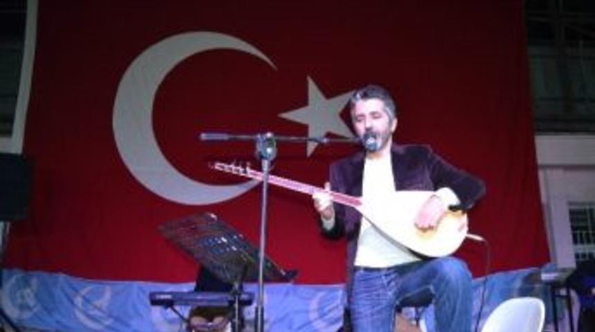 &Uuml;lk&uuml;de Birlik Gecesi Coşkulu Ge&ccedil;ti