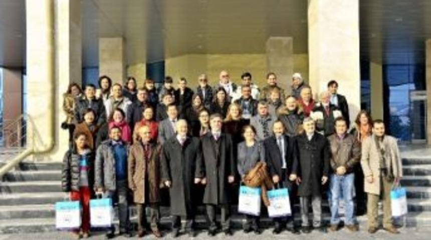 Erciyes &Uuml;niversitesi Rekt&ouml;r&uuml; Prof. Dr. Fahrettin Keleştemur, Yabancı Uyruklu Akademik Personele Yemek Verdi