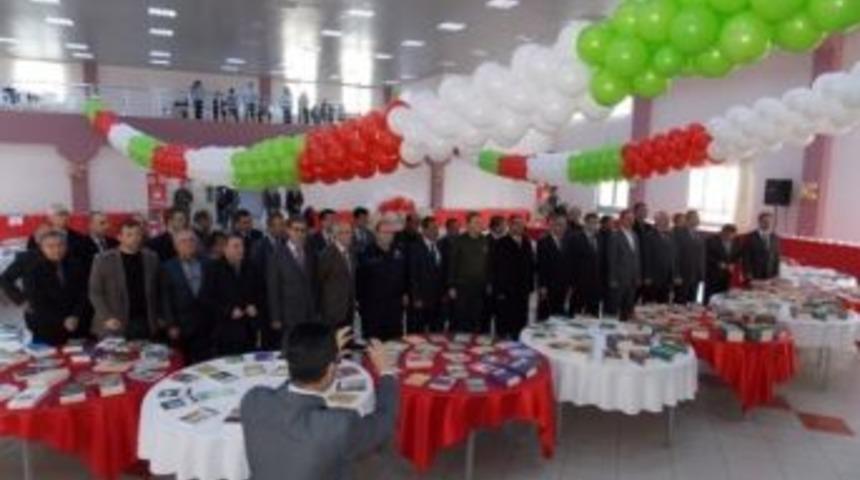 G&ouml;me&ccedil;&rsquo;te Kitap Fuarı A&ccedil;ıldı