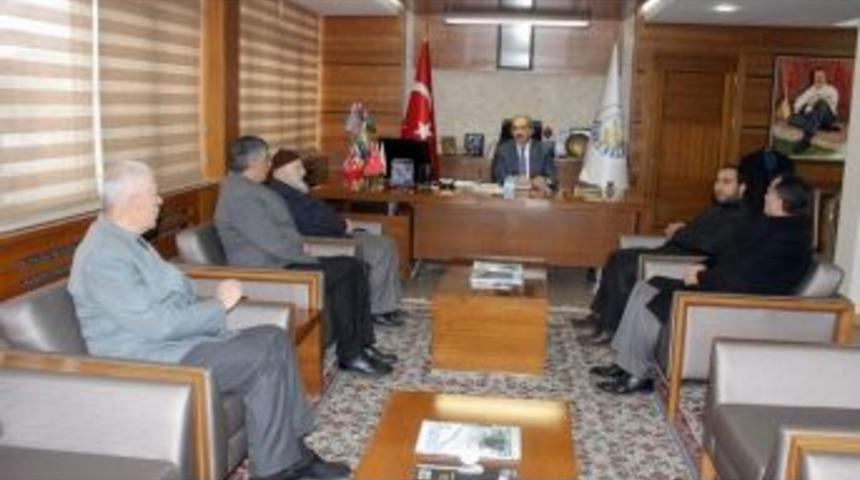 Başkan &Uuml;rg&uuml;p&rsquo;e Ziyaretler S&uuml;r&uuml;yor