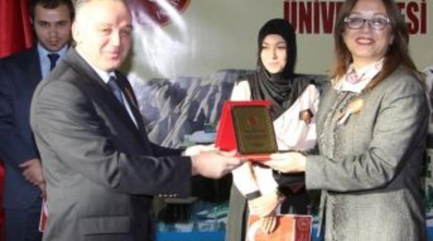 Nevşehir Hacı Bektaş Veli &Uuml;niversitesi&rsquo;nde Şiir Okuma Ş&ouml;leni