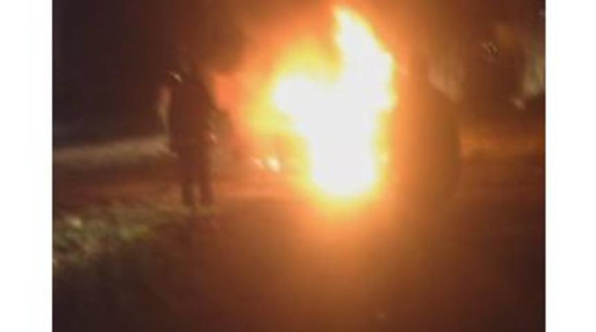 (&ouml;zel Haber) Park Halindeki Trakt&ouml;r Alev Alev Yandı