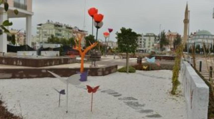 Konyaaltı&rsquo;nda Meydanlar Kimlik Kazanıyor