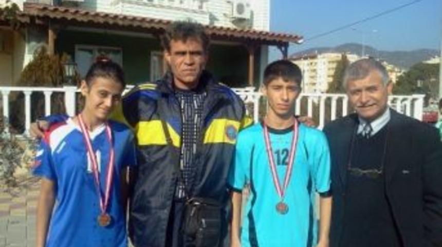 K&ouml;rfezin Şampiyonları Havran Kız Meslek&rsquo;ten &Ccedil;ıktı