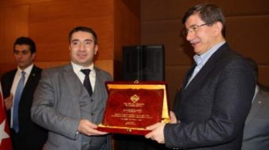 Başkan Toprak&rsquo;tan Bakan Davutoğlu&rsquo;na Plaket