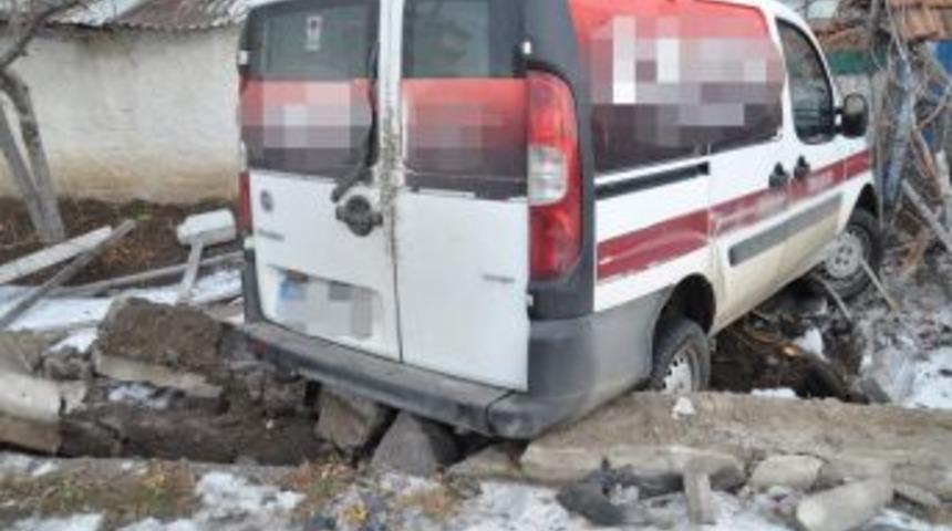 Yozgat&acute;ta Buzlanma Nedeniyle Iki Ayrı Kaza Meydana Geldi