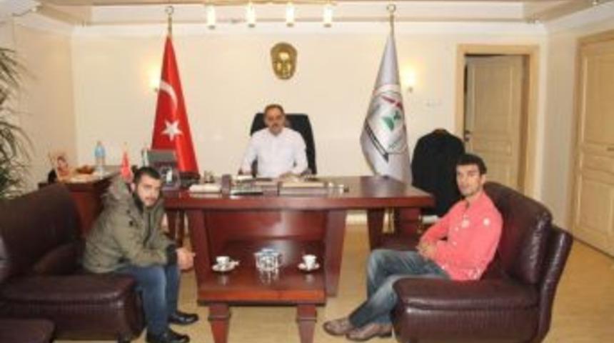 Akyazı Sevdalısı Kenan Sofuoğlu: &ldquo;akyazı&rsquo;da Huzur Buluyorum&rdquo;