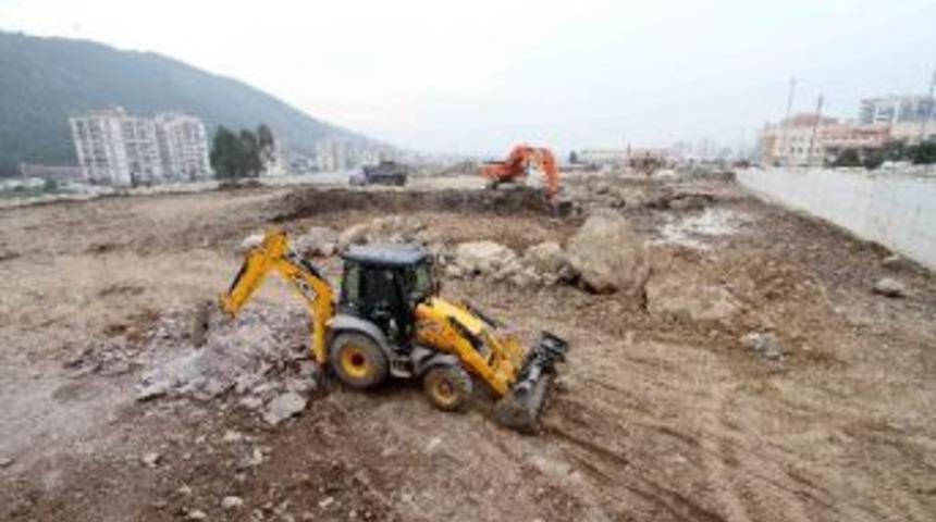 Karşıyaka Belediyesi'nden 1 Tesis 8 Proje