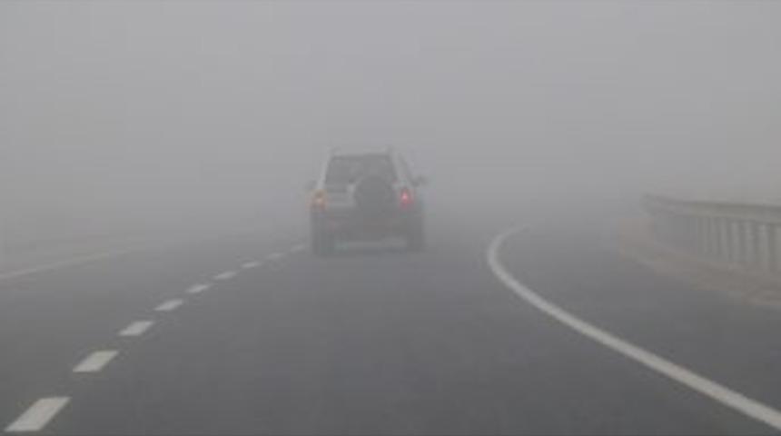 Aksaray&rsquo;da Yoğun Sis: G&ouml;r&uuml;ş Mesafesi 20 Metreye Kadar D&uuml;şt&uuml;