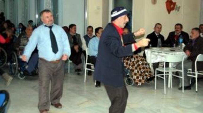 Huzurevinde Yeni Yıl Kutlaması