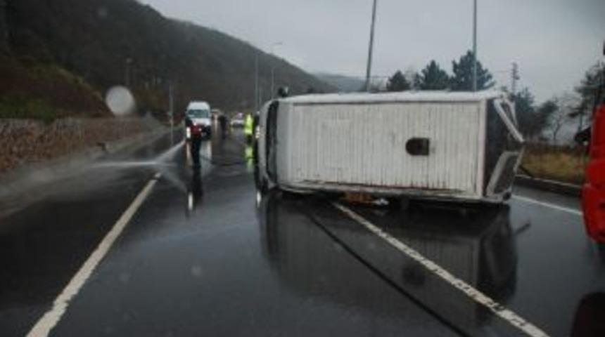 İş&ccedil;i Servisi Takla Attı: 7 Yaralı