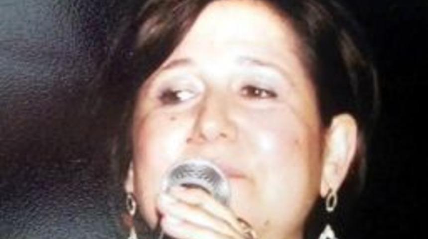 (&ouml;zel) &Uuml;niversite Hocasına Otob&uuml;s Durağında Beklerken Otob&uuml;s &Ccedil;arptı