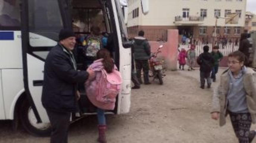 Servis Şof&ouml;rlerinin Maaş İsyanı