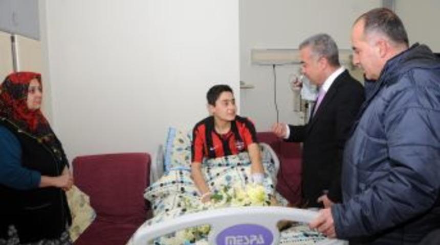 L&ouml;semi Hastası &Ouml;ğrenciye Yılbaşında Kaymakam Morali