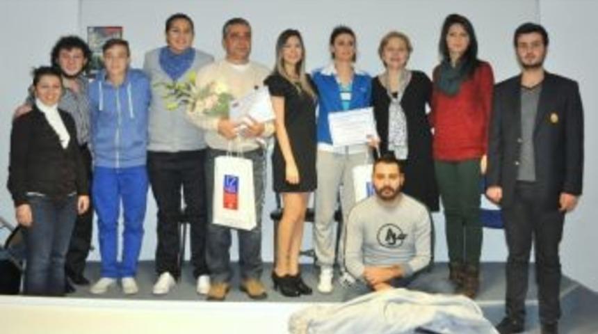 Futbol Oynamak Kadın İşi!