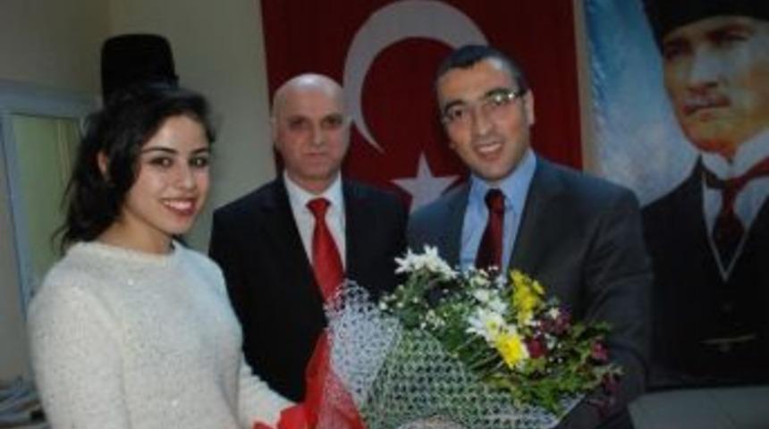 Of Kaymakamı Arslan &Ouml;ğrencilerle Tecr&uuml;belerini Paylaştı