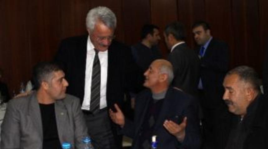 &Ccedil;ankayalı Muhtarlardan Yeni Yıl Kutlaması