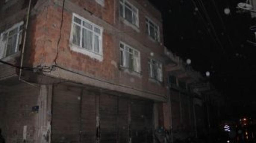 Söndürmeyi Unuttukları Mum 7 Kişilik Aileyi Hastanelik Etti