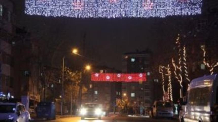 Kartal&rsquo;ın Caddeleri Yeni Yıla Hazır