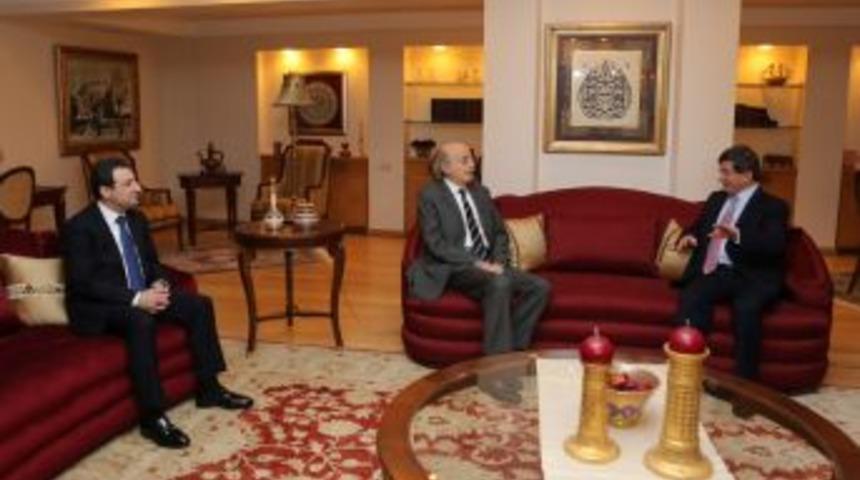 Davutoğlu, L&uuml;bnan Heyeti Ile G&ouml;r&uuml;şt&uuml;