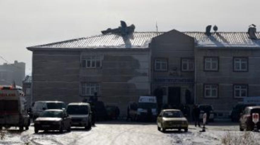 Amca &Ccedil;ocuklarının Kavgası Kanlı Bitti: 1 &Ouml;l&uuml;, 1 Yaralı