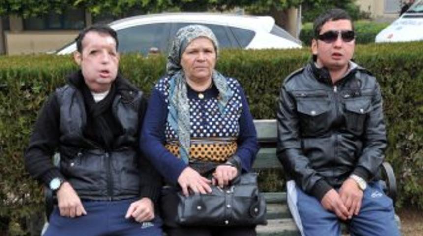 Yedinci Y&uuml;z Nakli Yapılan Recep Kaya Yoğun Bakımdan &Ccedil;ıktı