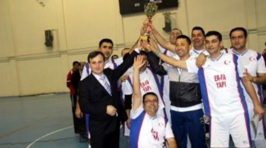 Suşehri'nde Kurumlar Arası Voleybol Turnuvası Sona Erdi